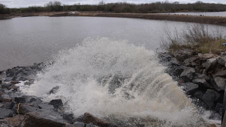 Chaparrones en Uruguay calman la sequia, Río San José. Foto: EFE
