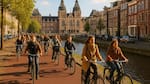 Ámsterdam: la sorprendente ciudad que llegó a tener más bicicletas que autos gracias a una crisis mundial del petróleo
