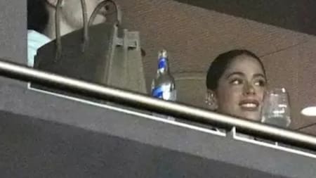 Tini Stoessel viendo a Rodrigo De Paul en el Wanda Metropolitano.