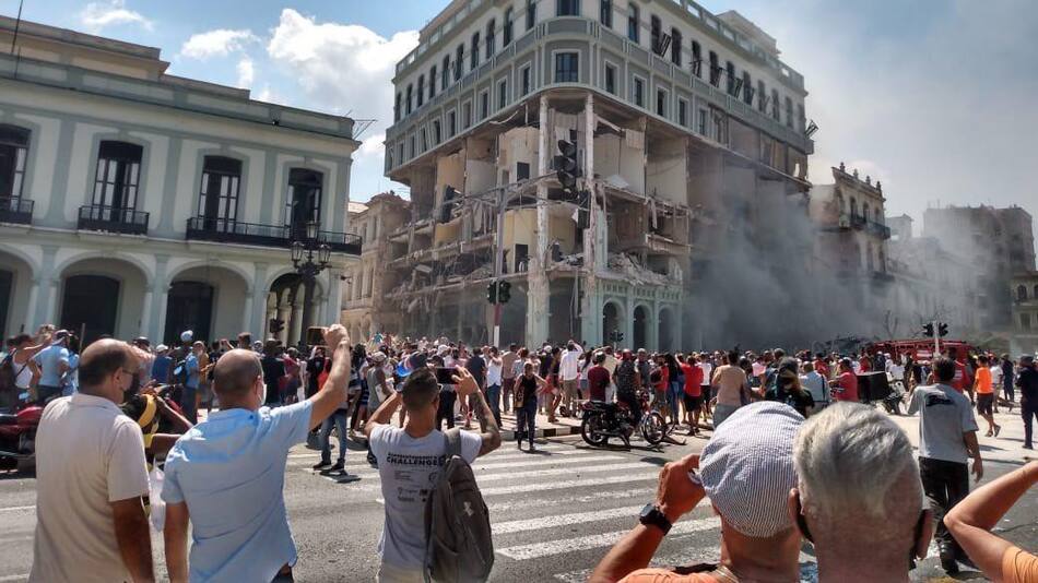 Explosión en el hotel Saratoga de La Habana. Foto: @agusantonetti.
