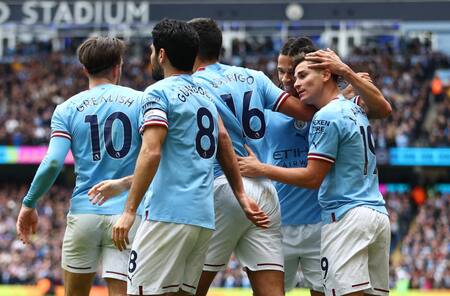Festejo de Julián Álvarez para el Manchester City ante Liverpool. Foto: EFE.