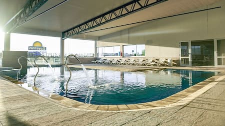 Una escapada pensada para jubilados: el parque de aguas termales cerca de CABA que tiene descuentos para la tercera edad