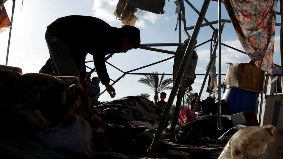 Víctimas de los bombardeos y la destrucción en Gaza. Foto: Reuters/Hatem Khaled.
