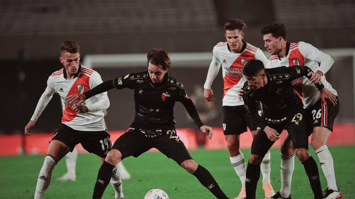 River vs. Colón