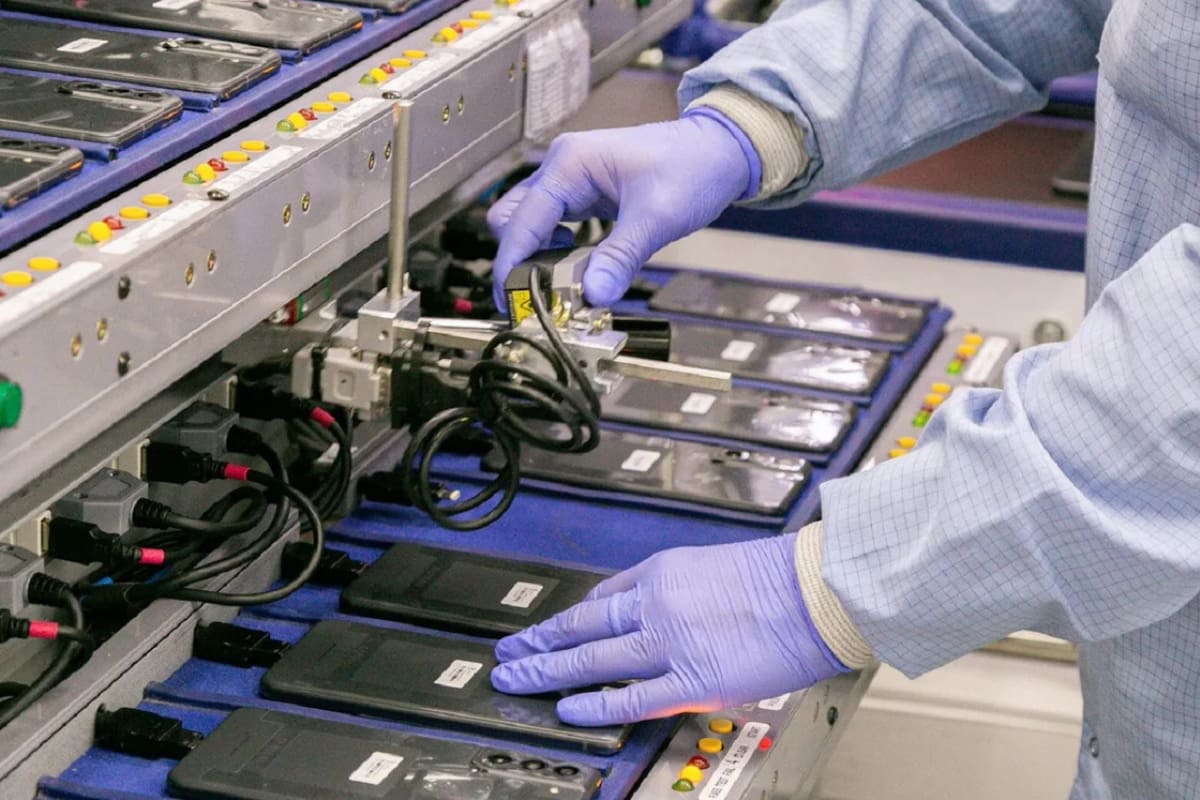 Fabricación de celulares en Tierra del Fuego. Foto: NA
