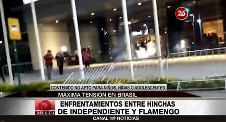 Hinchas de Flamengo atacaron con piedras el hotel donde se aloja Independiente