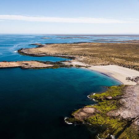 Bahia Bustamante. Fuente: @turisargentina