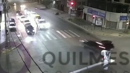 Video: así fue el violento choque en cadena entre siete autos en Quilmes