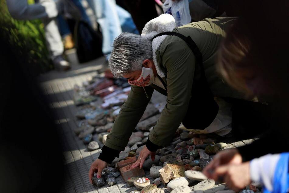 Marcha en memoria de fallecidos por coronavirus y en protesta por gestión del Gobierno de la pandemia, EFE