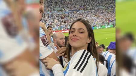 Tini en el partido de Argentina contra México. Foto. Twitter