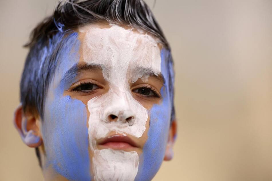 Hinchas argentinos en la previa del duelo ante Croacia por el Mundial de Qatar. Foto: REUTERS.