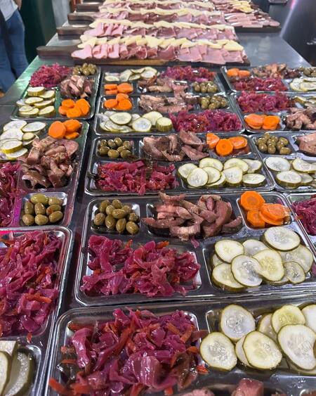 Las picadas, la estrella de la casa. Foto: Instagram @lauribenia1