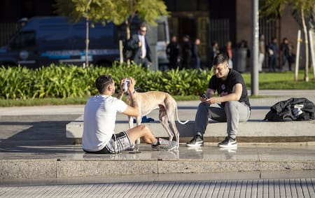 Clima primaveral, calor, verano.