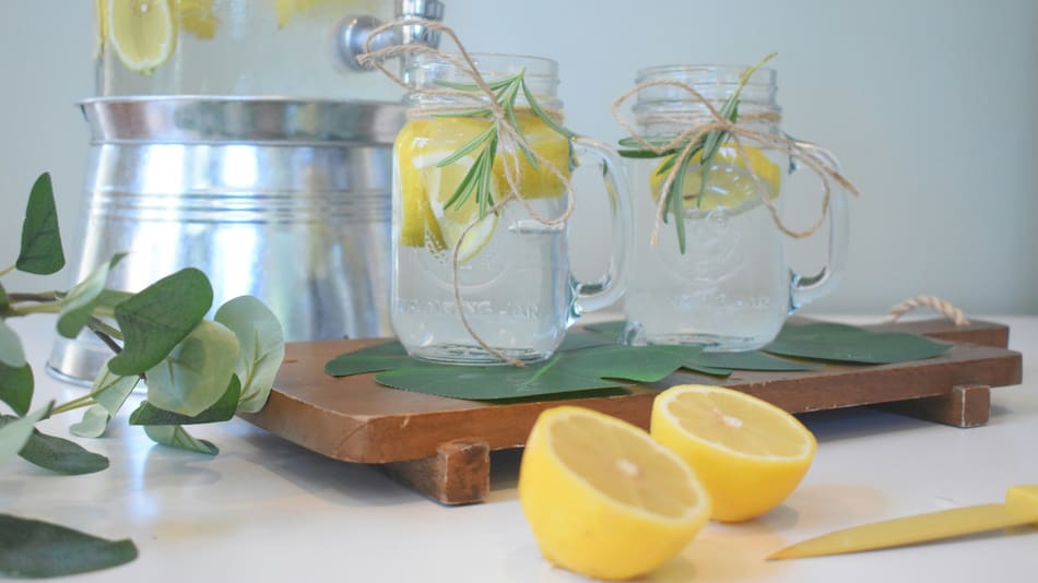 Agua con limón. Foto: Unsplash