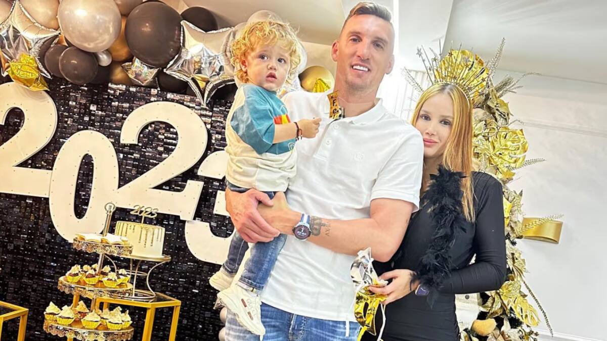 Franco Armani con su pareja e hijo. Foto: Instagram @francoarmani34