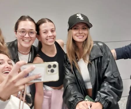 La China Suárez en el Aeropuerto de Ezeiza. Foto: NA.