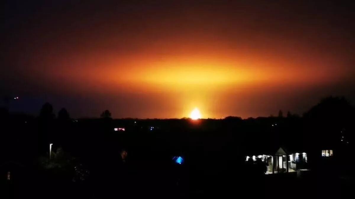 Impresionante explosión en Oxford. Foto: captura de pantalla.