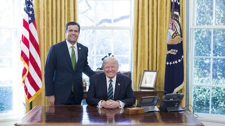 John Ratcliffe y Donald Trump.