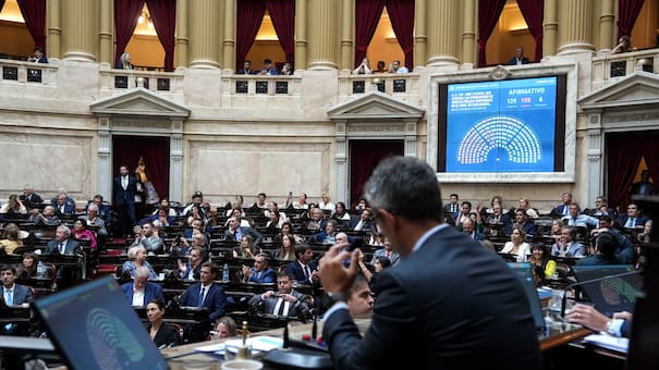 Cambio de agenda: el Gobierno evalúa convocar a sesiones extraordinarias antes del 10 de diciembre