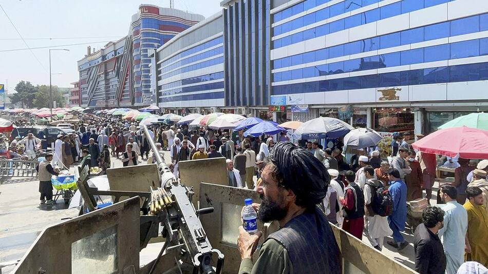 Talibanes en las calles de Afganistán, Reuters