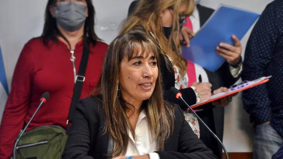 Roxana Reyes, NA