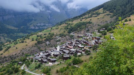 El pueblo suizo que ofrece 72 mil euros por familia. Foto X.