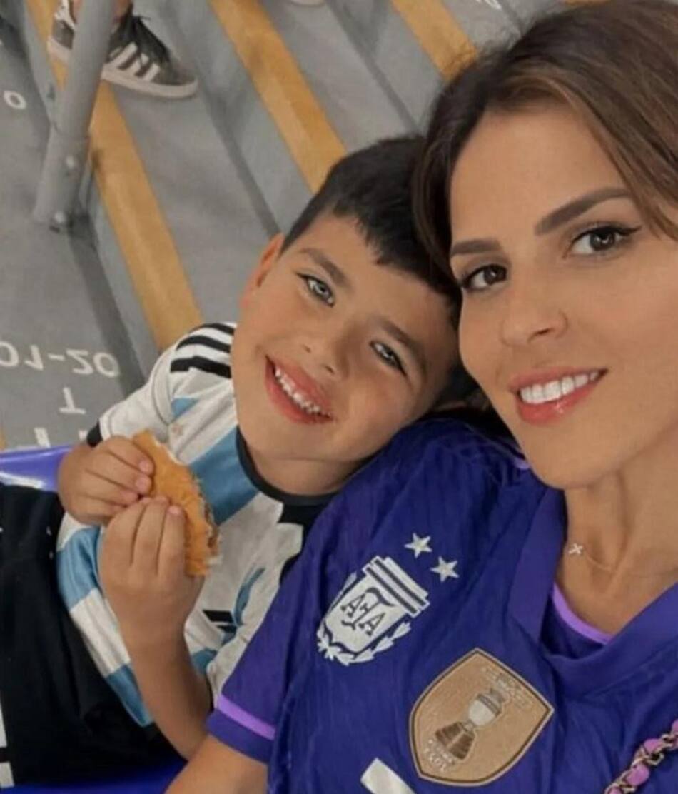 Camila Galante, mujer de Leandro Paredes, junto a Giovanni. Foto: Instagram @ccamilagalantee.