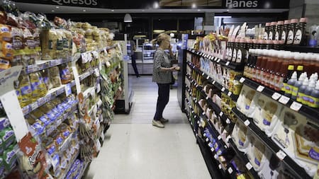 Una cadena de supermercados congeló los precios de 1500 productos por 4 meses: cuáles son y dónde conseguirlos