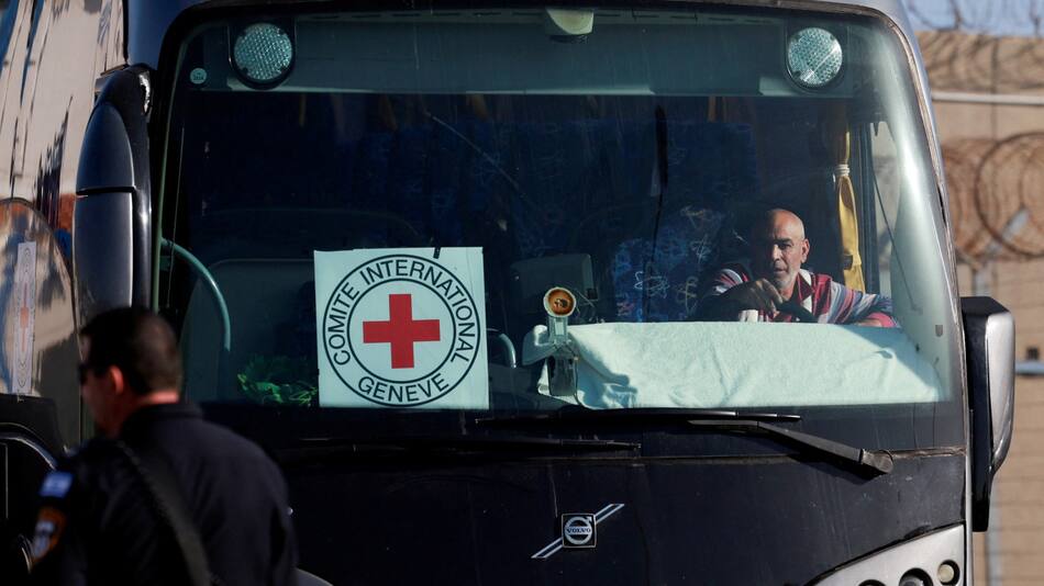 Detenidos palestinos que serán liberados por el acuerdo con Israel. Foto: REUTERS.