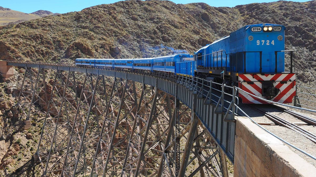Viajar a las nubes en tren