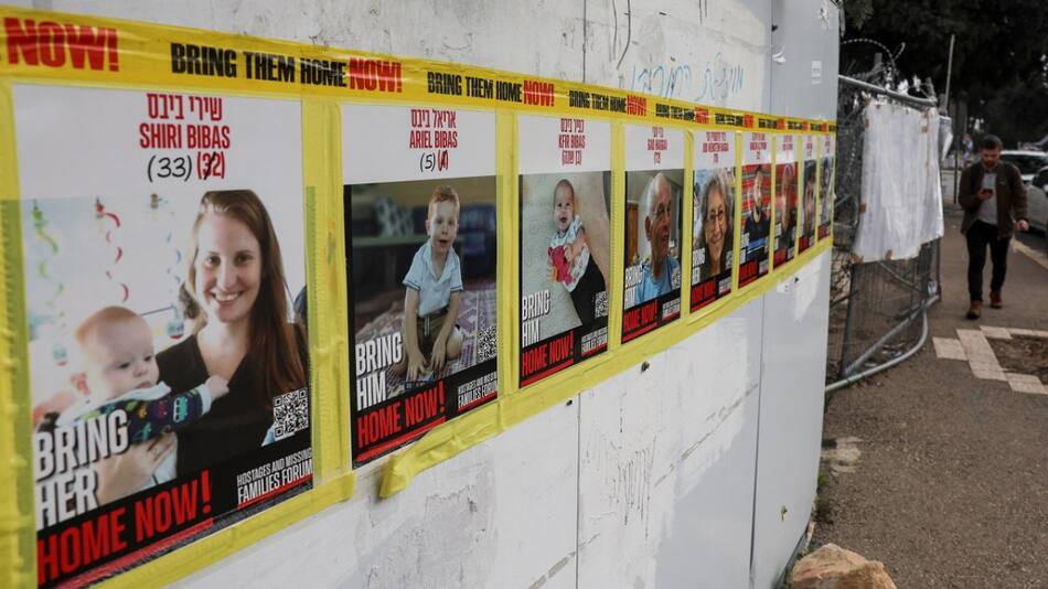 Rehenes israelíes de Hamás. Foto: Reuters (Ronen Zvulun)