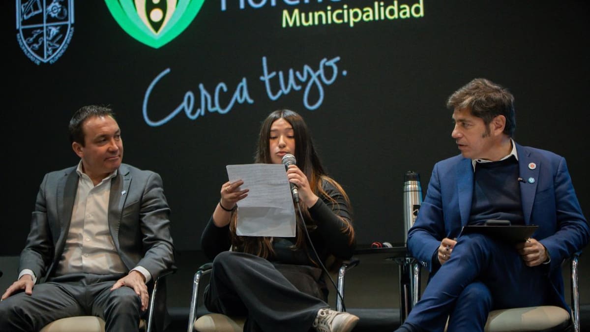 Andrés Watson, Axel Kicillof y estudiantes de Florencio Varela debatieron sobre salud mental