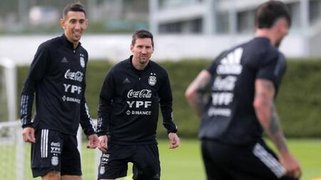 Di María y Messi, entrenamiento de Selección argentina de fútbol, NA
