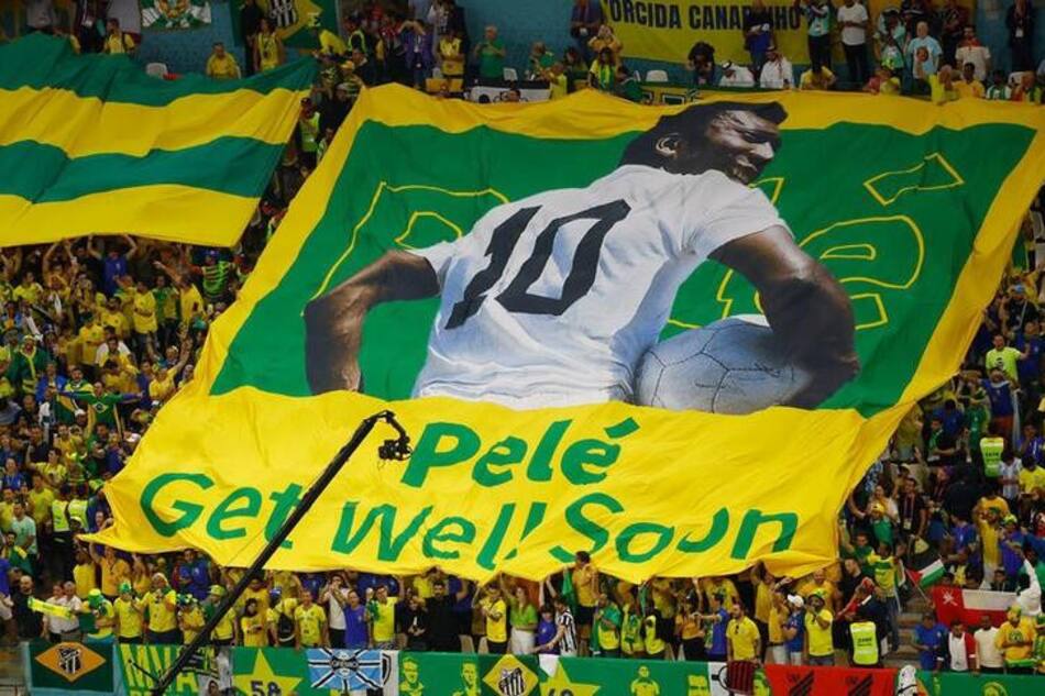 El homenaje de los hinchas brasileños a Pelé_Reuters