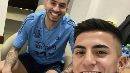 Thiago Almada y Ángel Correa en Qatar. Foto: Instagram.