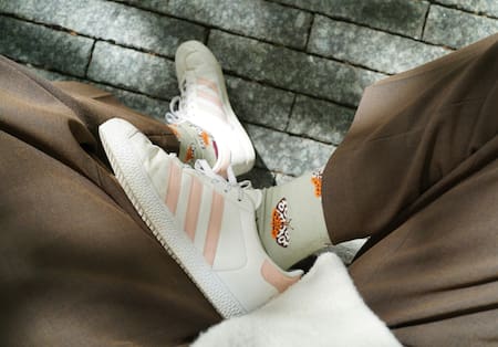 Moda, ropa marrón. Fuente: Unsplash