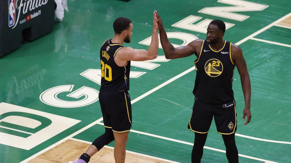 Festejo de Curry en la victoria de los Golden State ante Boston en finales de NBA. Foto: EFE.