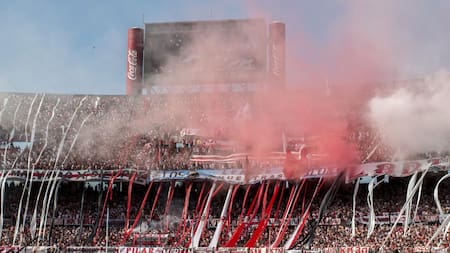 El recibimiento de River Plate para el Superclásico. Foto: NA.