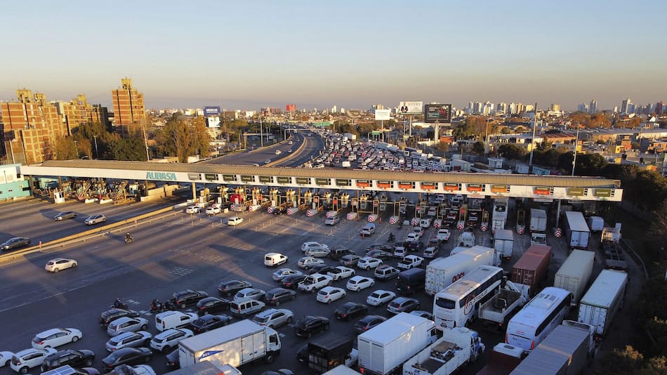 Caos de tránsito en la autopista Buenos Aires - La Plata