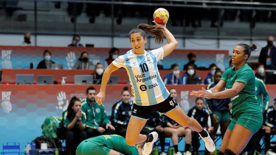 La Garra ante Brasil en el Mundial de Handball femenino 2021, AGENCIA EFE