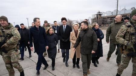 Volodímir Zelenski, la presidenta de la Comisión Europea, Ursula von der Leyen, la primera ministra italiana, Giorgia Meloni, el primer ministro de Bélgica, Alexander De Croo, y el primer ministro de Canadá, Justin Trudeau. Efe