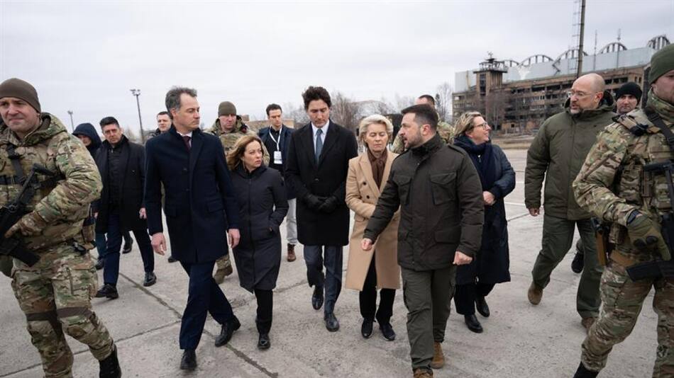 Volodímir Zelenski, la presidenta de la Comisión Europea, Ursula von der Leyen, la primera ministra italiana, Giorgia Meloni, el primer ministro de Bélgica, Alexander De Croo, y el primer ministro de Canadá, Justin Trudeau. Efe