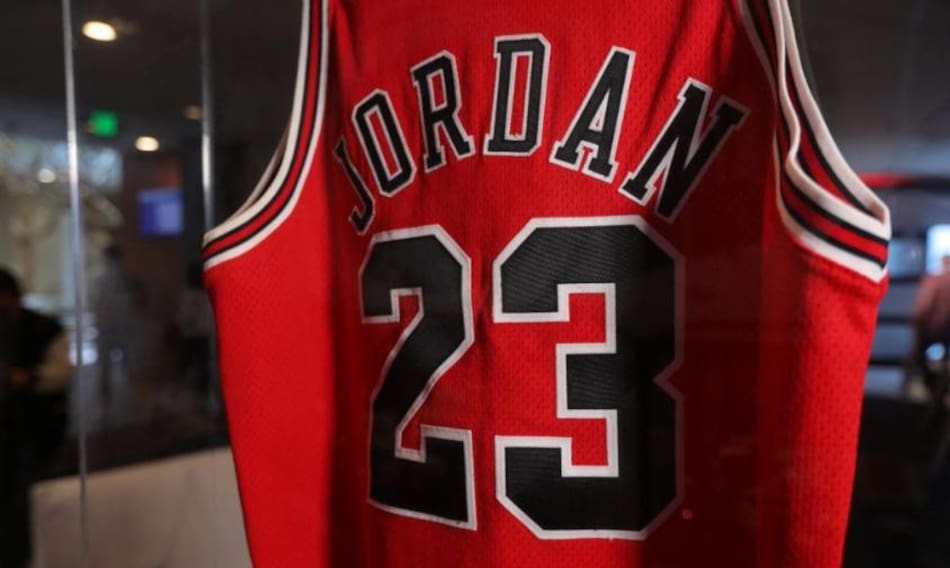 Camiseta de Michael Jordan en los Chicago Bulls. Foto: NA.
