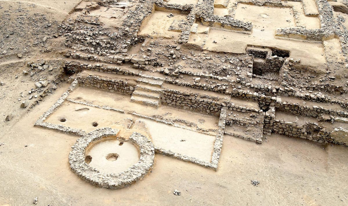 El "altar de fuego" de la sociedad Caral, la más antigua de América. Foto: EFE/ Zona Arqueológica Caral.