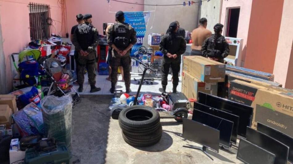 Detención de una banda que estafa vía Mercado Libre