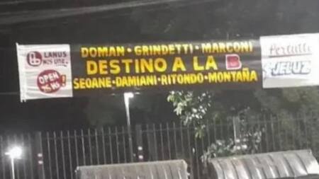 Pasacalle contra la dirigencia de Independiente. Foto: NA