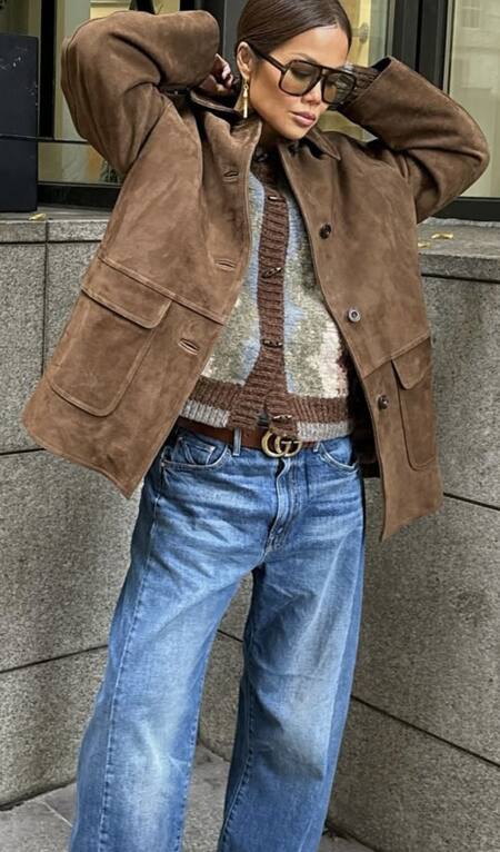 Chaqueta de ante marrón, la tendencia del invierno 2025. Foto Pinterest