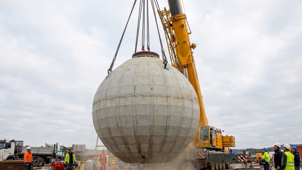 La revolucionaria batería que podría cambiar la energía mundial: así funcionan las esferas submarinas alemanas de 400 toneladas