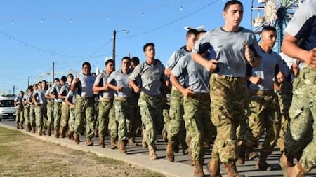 Servicio Militar Voluntario.