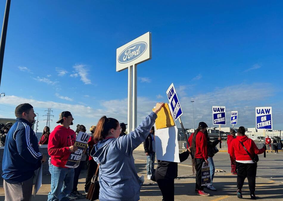 Los trabajadores de la planta de Ford en Michigan. Foto: Reuters.